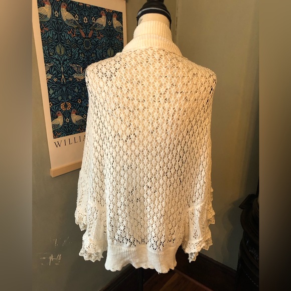 LIZ LISA Hime Gyaru ivory open knit batwing cardigan - Picture 4 of 6